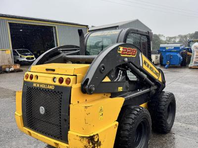 New Holland L228
