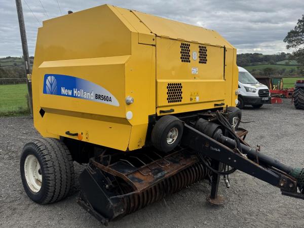 New Holland BR560A