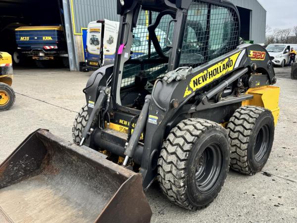 New Holland L320