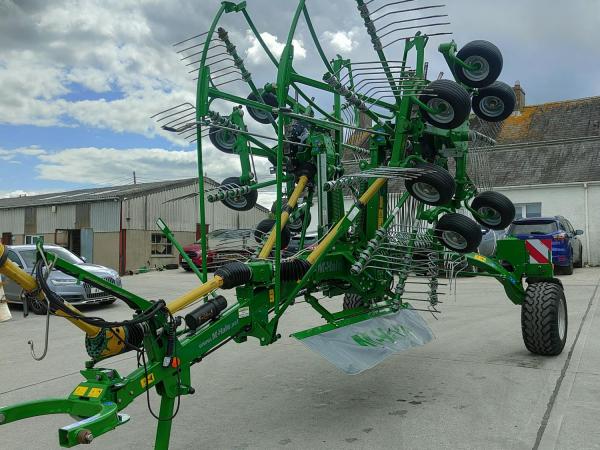 Mchale 6878