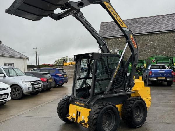 New Holland L320