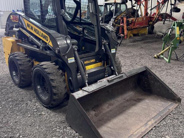 New Holland L318