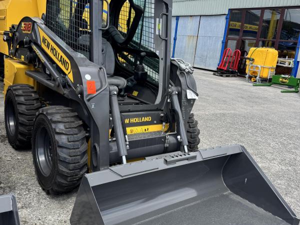 New Holland L318
