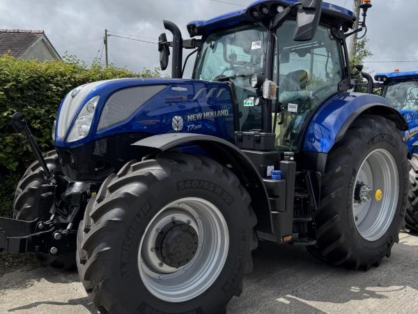New Holland T7.225