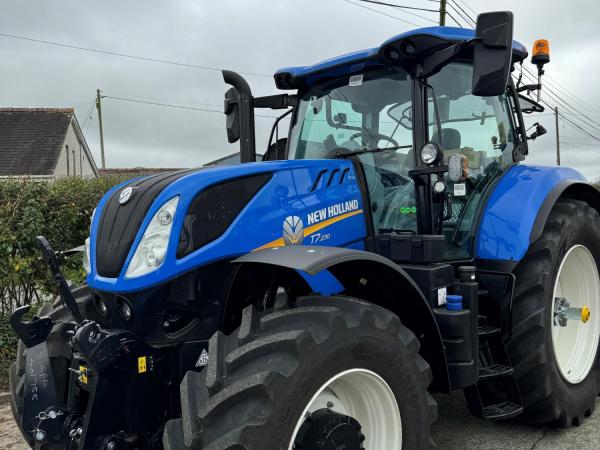 New Holland T7.230