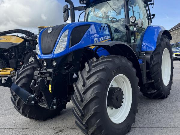 New Holland T7.230