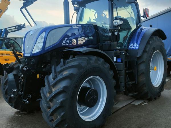 New Holland T7.300