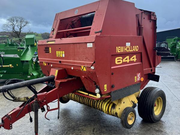 New Holland 644